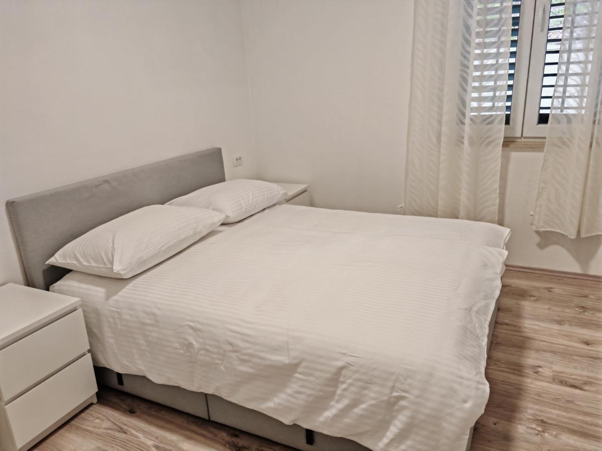 Apartment Apartman Kostela